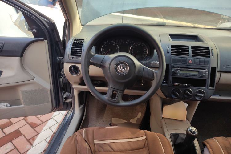 Used Volkswagen Polo 2011 Jingqu 1.4L Manual Sile Edition Steering Wheel