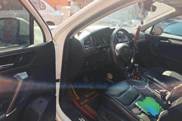 Used Volkswagen Tiguan L 2017 330TSI Automatic Two-Wheel Drive Flagship Edition Driver Seat