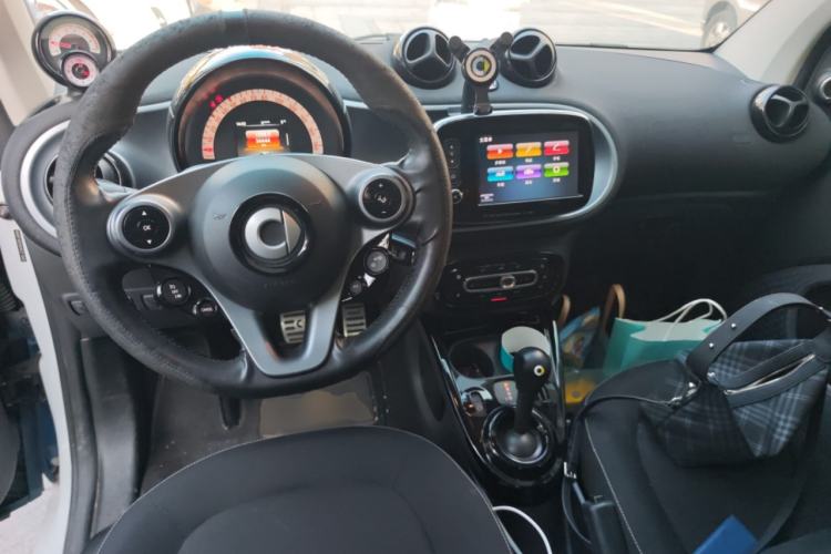 Used smart fortwo 2017 1.0L 52kW New Sound Special Edition China V Emission Standard