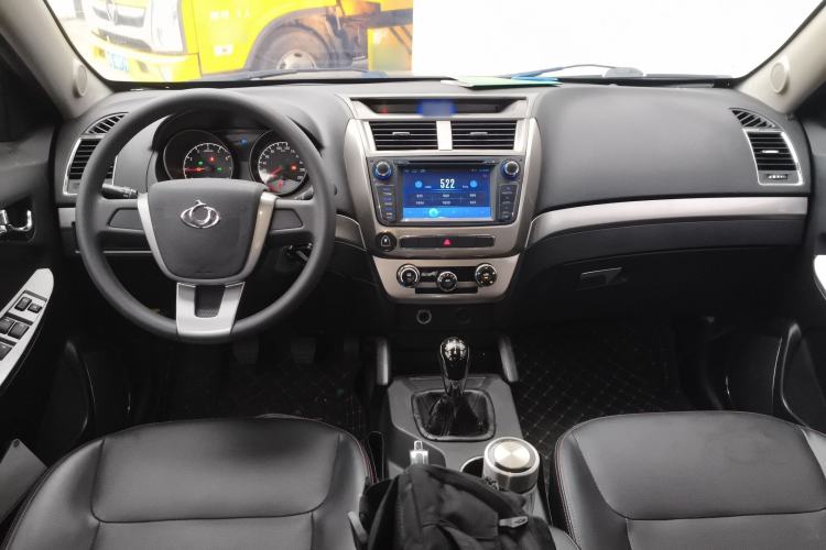 Used Geely Auto GX7 2015 Classic Edition 1.8L Manual Elite Model China V Standard Center Console