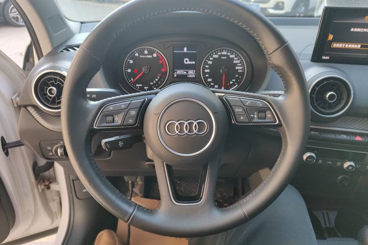 Used Audi Q2L 2021 35 TFSI Fashion Dynamic Model
