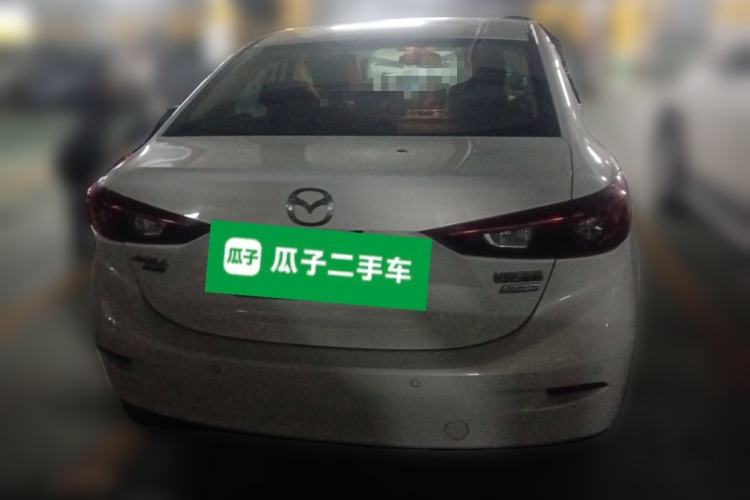 Used Mazda 3 Axela 2014 Sedan 1.5L Automatic Comfort Model
