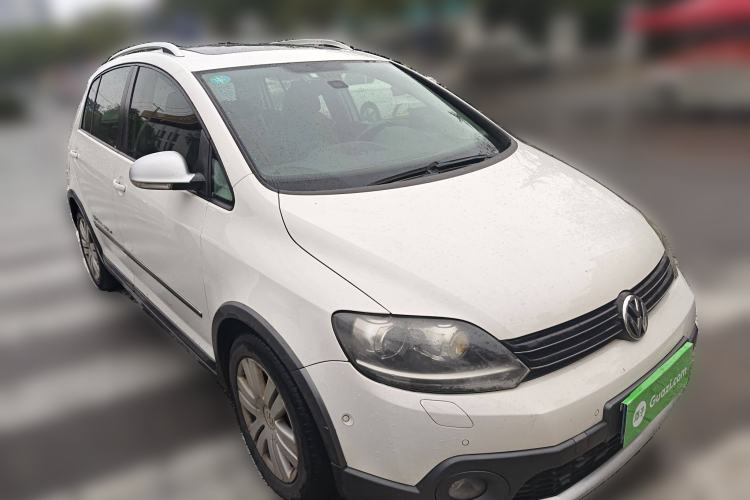 Used Volkswagen Golf 2011 1.4TSI Cross Golf Front Right 45 Deg