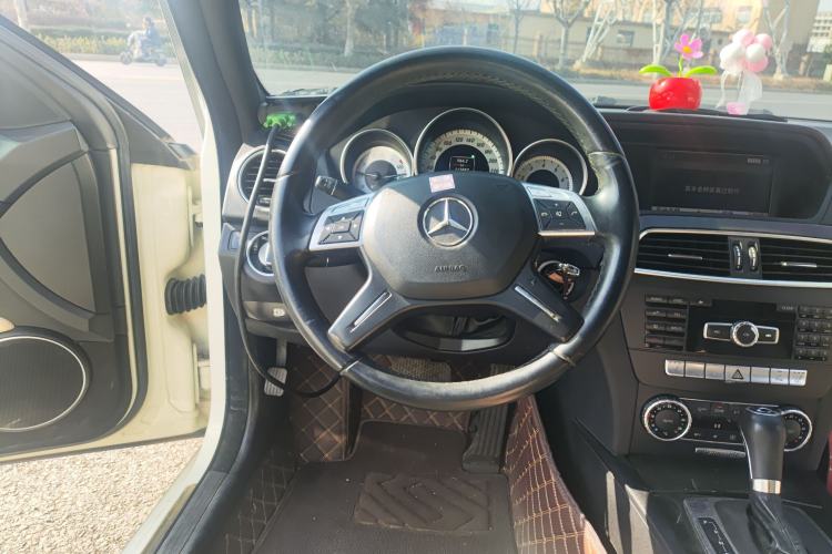 Used Mercedes-Benz C-Class 2011 C 200 CGI Fashion Model