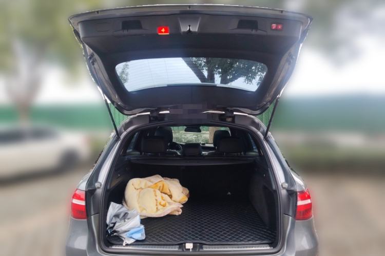 Used Mercedes-Benz GLC 2016 GLC 300 4MATIC Dynamic Model
