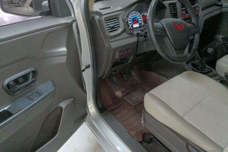 Used Wuling Hongguang V 2022 1.5L Enjoy Edition Electric-Powered LAR