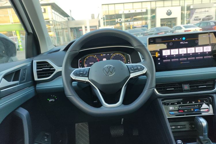 Used Volkswagen Tharu 2024 300TSI Two-Wheel-Drive Moon Luxury Edition
