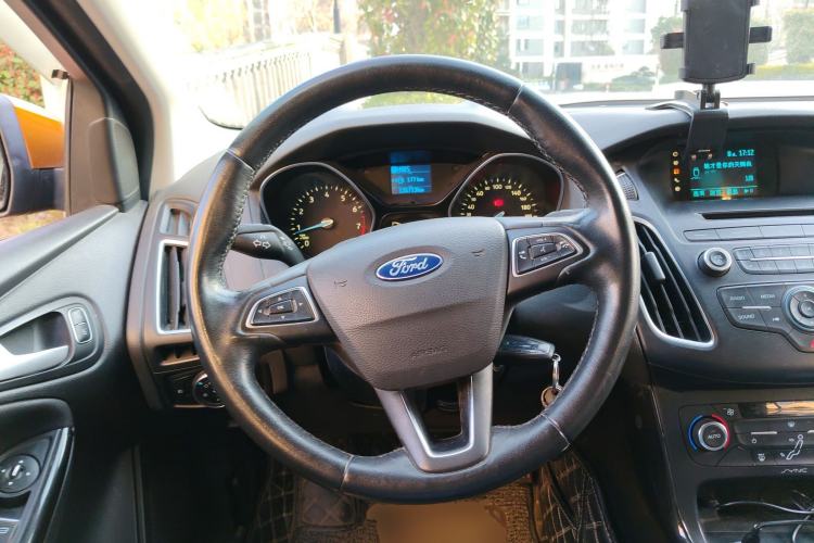 Used Ford Focus 2015 Hatchback 1.6L Automatic Fashion Edition
