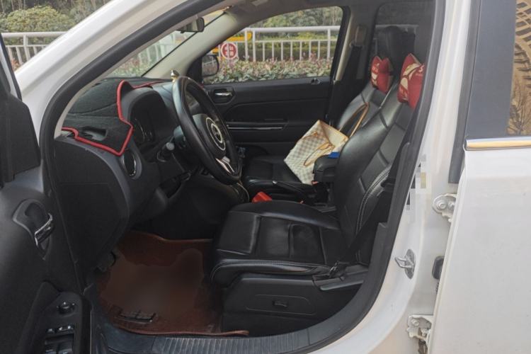 Used Jeep Compass 2012 2.0L two-wheel drive luxury version