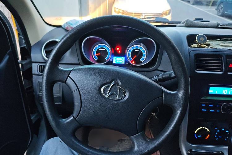 Used CHANGAN KAICHENG Ruixing M70 2018 1.5L Comfort Model Flat-Top Hatchback DAM15DL
