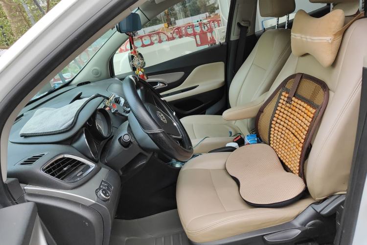 Used Buick Encore 2015 1.4T Automatic Two-Wheel Drive Urban Elite Version Left Front Seat