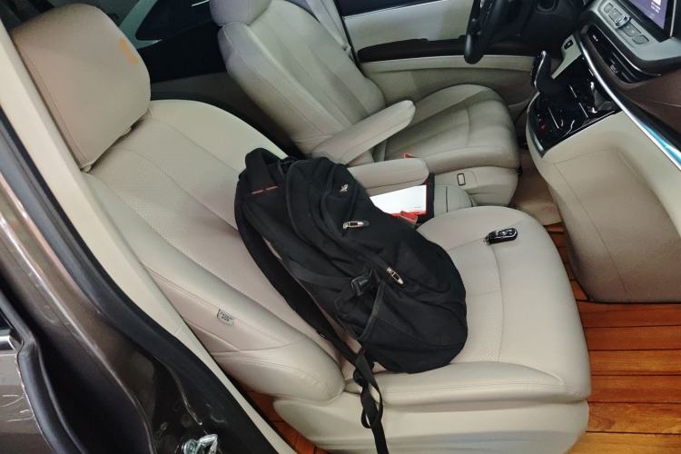 Used Buick GL8 2023 Land Executive Class Smart Enjoyment Model
