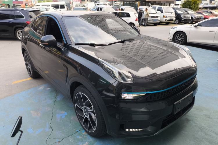 Used Lynk & Co 05 2020 2.0TD Two-Wheel Drive Shine Halo Front Right 45 Deg