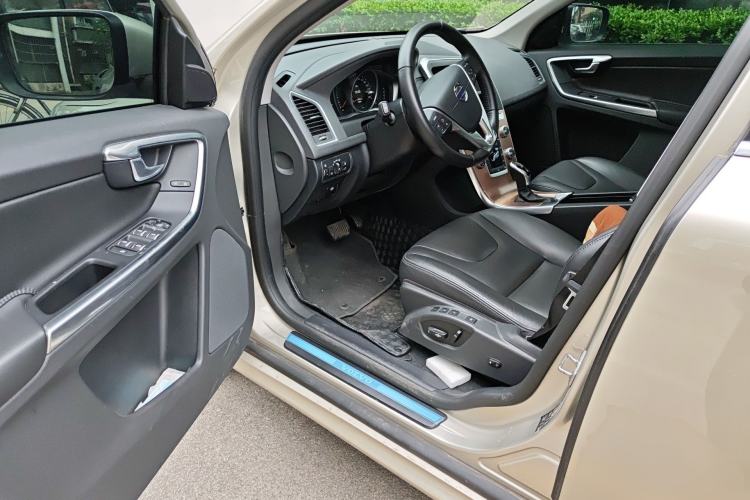 Used Volvo XC60 2017 T5 Smart Upgrade Edition
