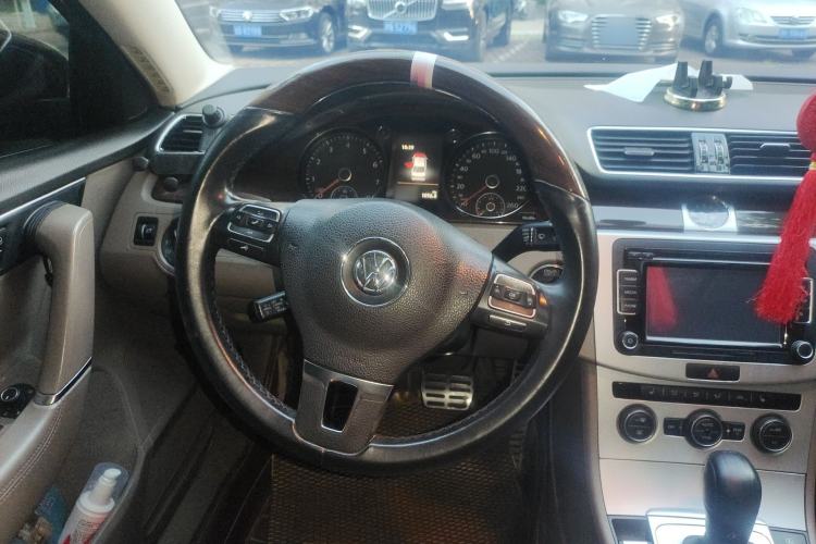 Used Volkswagen Magotan 2015 1.8TSI Prestige Model
