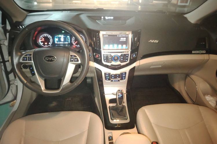 Used BYD e5 2017 300 Prestige Edition
