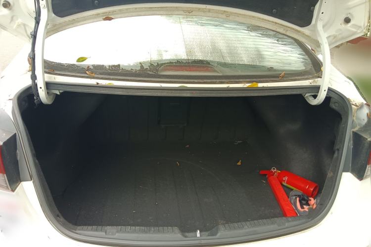 Used Hyundai Elantra (5th Generation / Langdong) 2016 1.6L Automatic Prestige Model Trunk