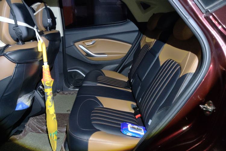 Used Soueast DX7 2015 1.5T Automatic Luxury Model Left Rear Seat