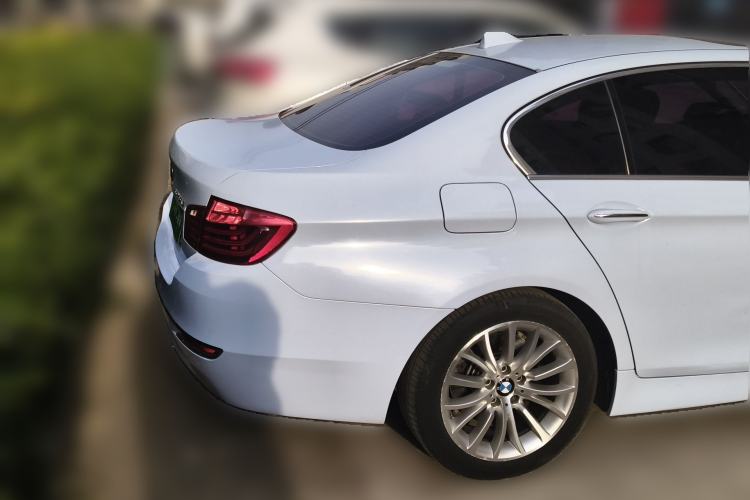 Used BMW 5 Series 2014 525Li Luxury Design Package Rear Right 45 Deg