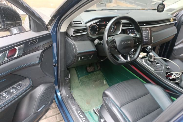 Used Lynk & Co 05 2022 2.0T Two-Wheel Drive Shine Halo Driver Seat