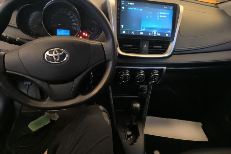 Used Toyota Vios 2017 1.5L CVT Innovation Edition Center Console