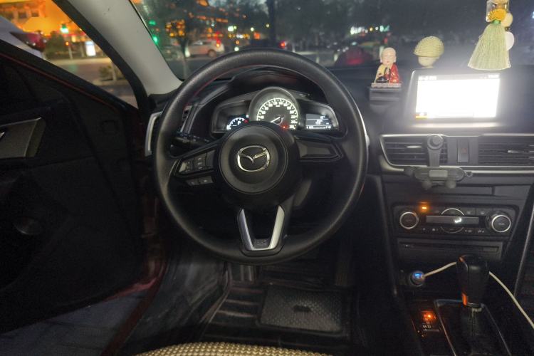 Used Mazda 3 Axela 2017 Sedan 1.5L Automatic Luxury Model Emission Standard China V
