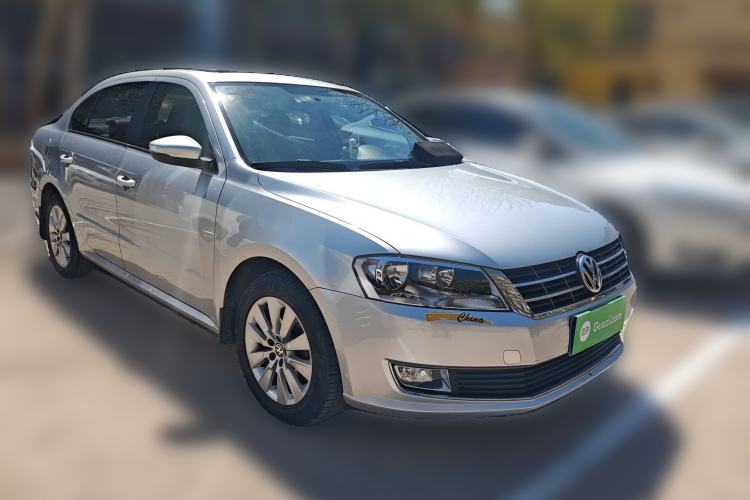 Used Volkswagen Lavida 2013 Revised Version 1.4 TSI DSG Comfort Edition Front Right 45 Deg