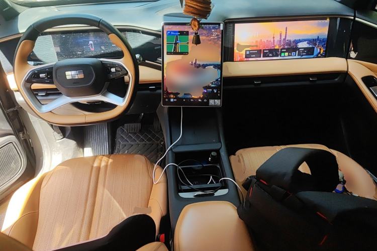 Used Geely Galaxy L7 2024 1.5T 115 km PLUS Dragon Edition Center Console