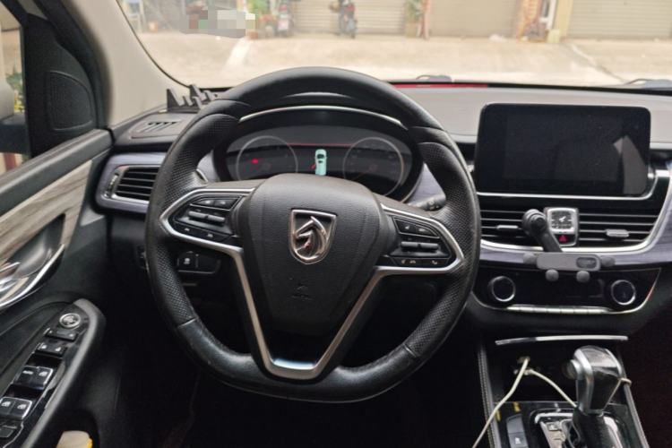 Used Baojun 730 2017 1.5T DCT Fashion Edition 7-Seater China V Emission Standard Steering Wheel