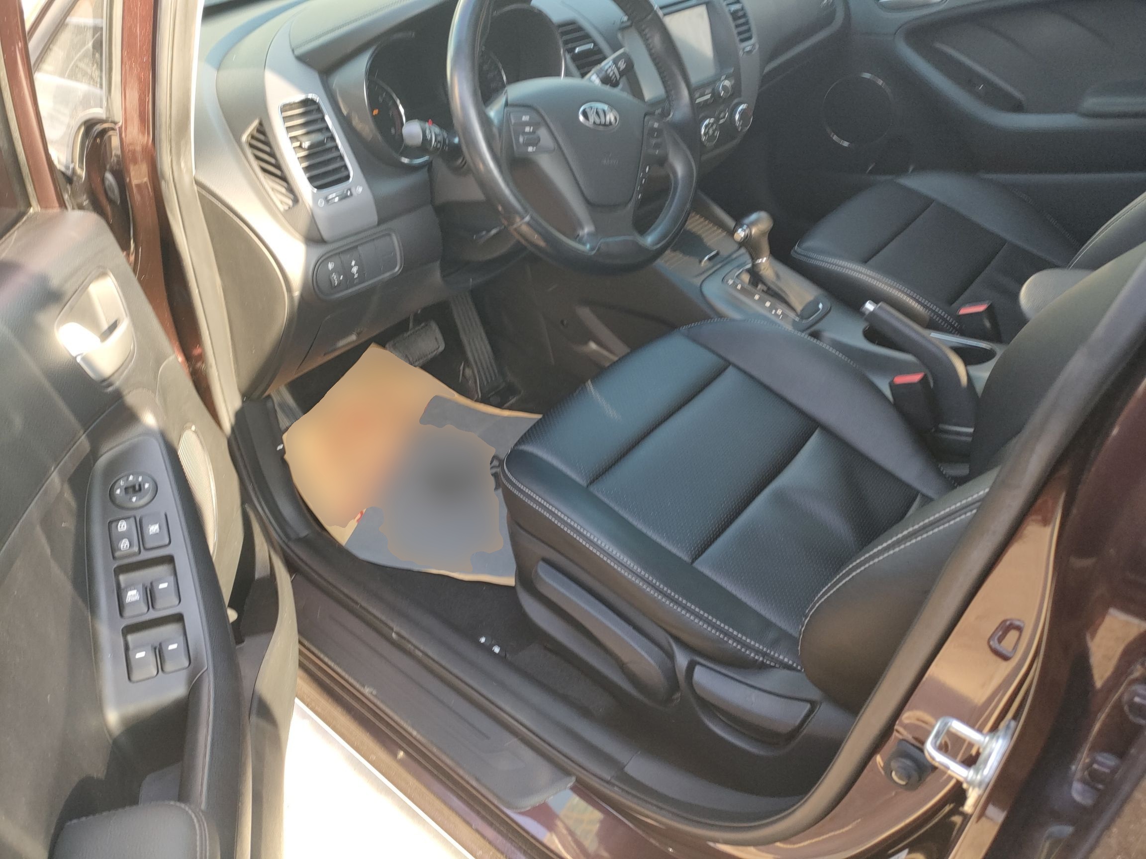 Переднее сиденье в автомобиле