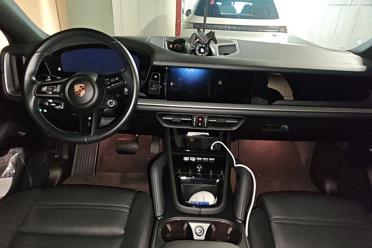 Used Porsche Cayenne 2024 Cayenne 3.0T Center Console