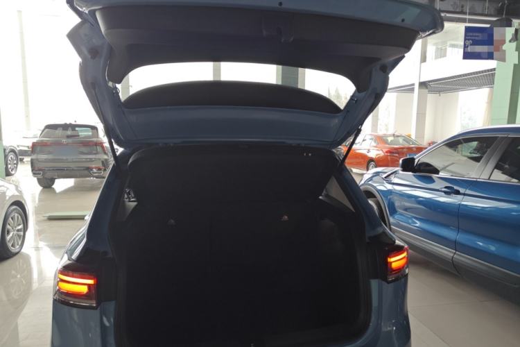 Used Volkswagen Tharu 2025 NewRui 300TSI Prestige Edition
