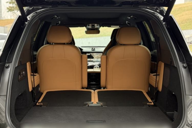 Used Lynk & Co 09 EM-P 2021 2.0T PHEV Ultra Six-Seater Interior 9