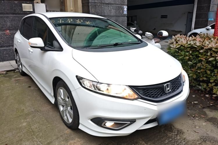 Used Honda Jade 2013 1.8L automatic Comfort version 5 seats Exterior 1