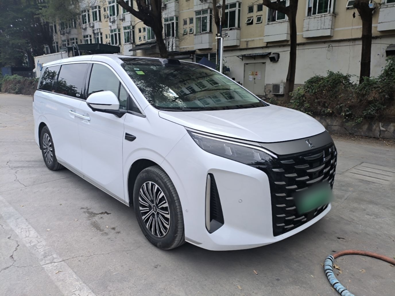 BYD Xia 2026 DM-i 1.5T 218KM Excellence Edition — снимка 3