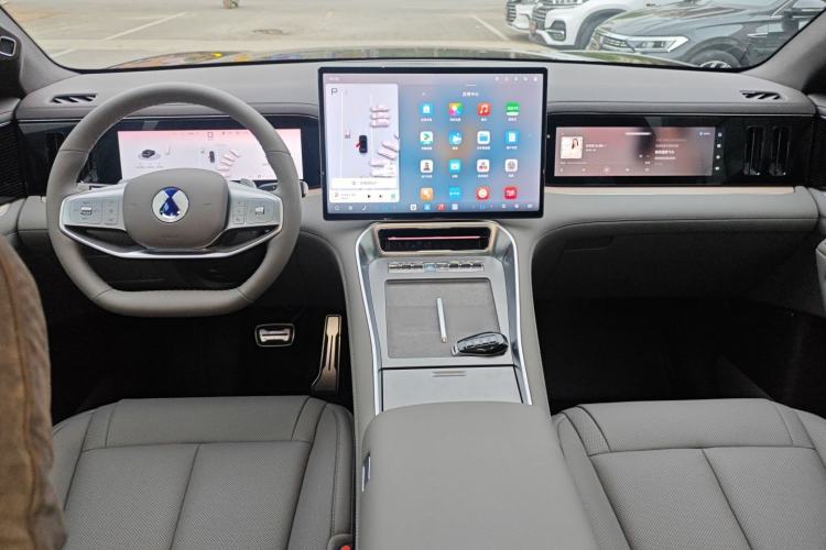 Used Denza N8L 2025 Model Zunrong Model Center Console