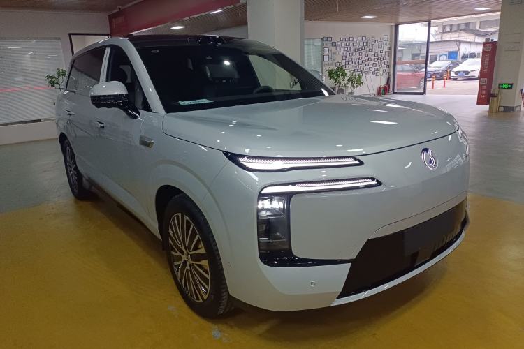 Used Denza N8L 2025 Model Zunrong Model Front Right 45 Deg