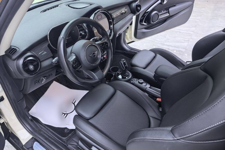 Used MINI MINI 2023 1.5T COOPER Artist
