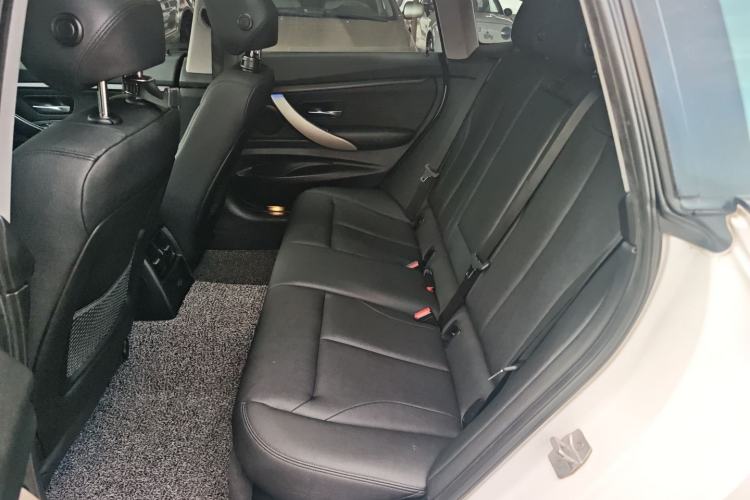 Used BMW 3 Series GT 2017 320i Sport Edition
