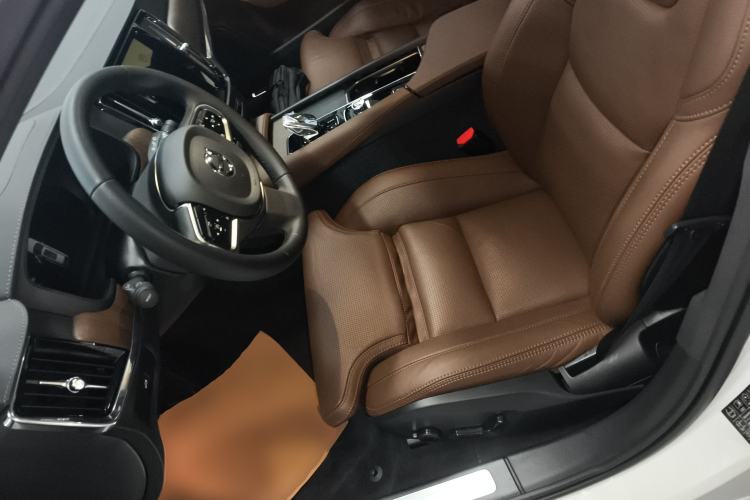 Used Volvo V90 2024 Cross Country B5 AWD Prestige Edition