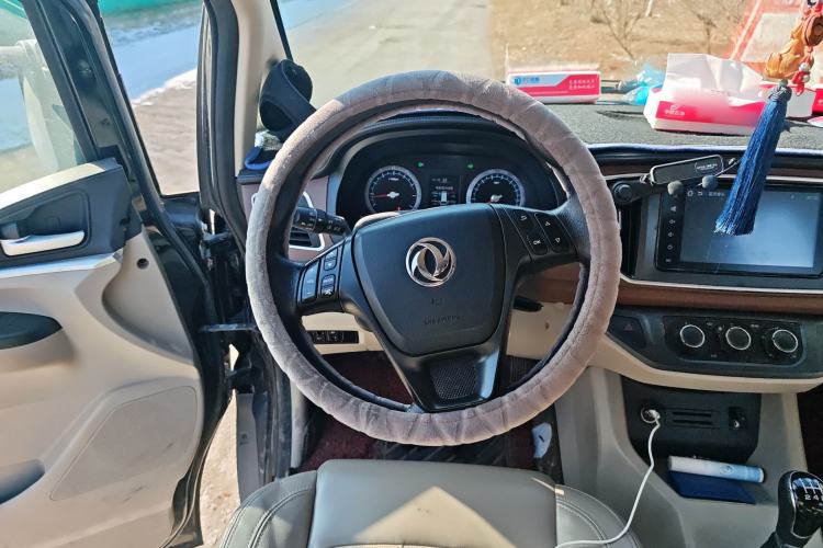 Used FORTHING Lingzhi 2019 M5L 1.6L 7-Seater Luxury Model China VI Standard Steering Wheel
