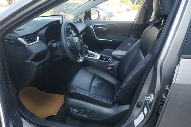 Used Toyota RAV4 2021 2.0L CVT Two-Wheel Drive Fashion Edition