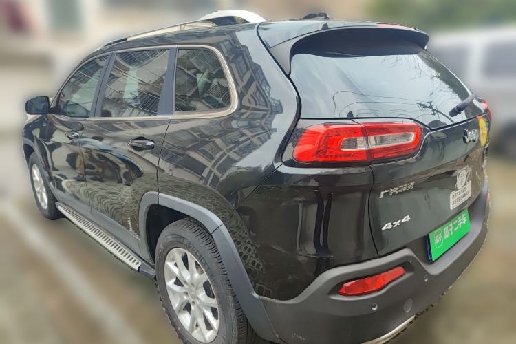 Used Jeep Cherokee 2016 2.4L Professional Smart Version
