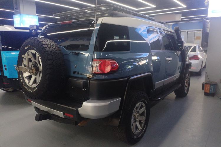 Used Toyota FJ Cruiser 2018 4.0 Automatic Middle East Rear Right 45 Deg