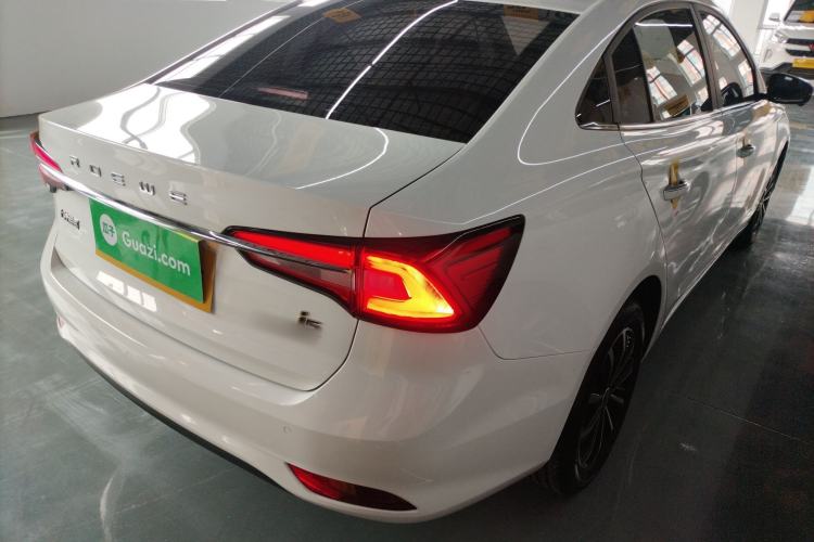 Used Roewe i5 2020 1.5L Automatic 4G Connect Luxury Flagship Edition
