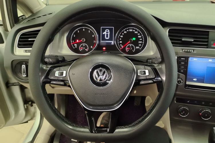 Used Volkswagen Golf 2014 1.4TSI Automatic Luxury Model