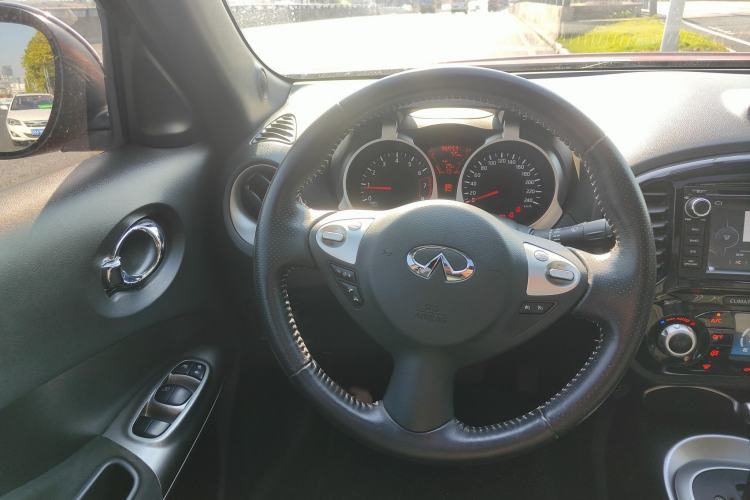 Used Infiniti ESQ 2014 1.6L Spontaneous Edition
