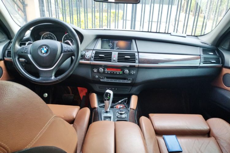 Used BMW X6 2014 xDrive35i Sport model Center Console