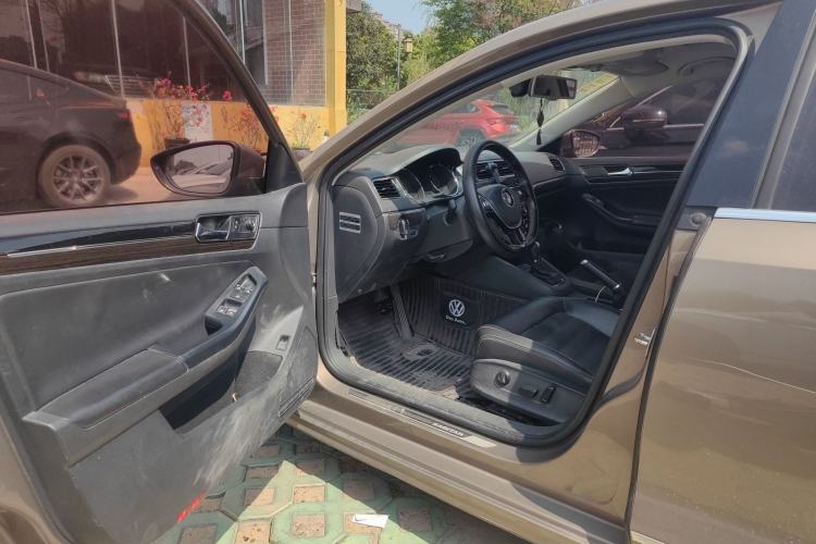 Used Volkswagen Sagitar 2015 230TSI Automatic Luxury Model