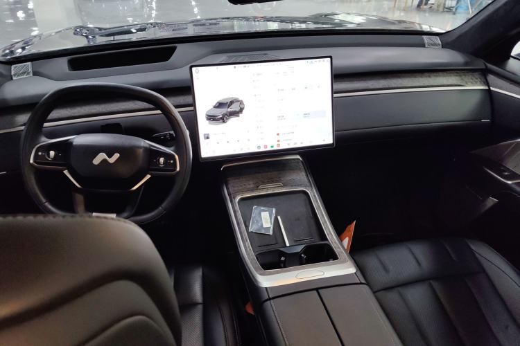 Used ONVO Luxeed L90 2025 Model—Max Six-Seater Version
